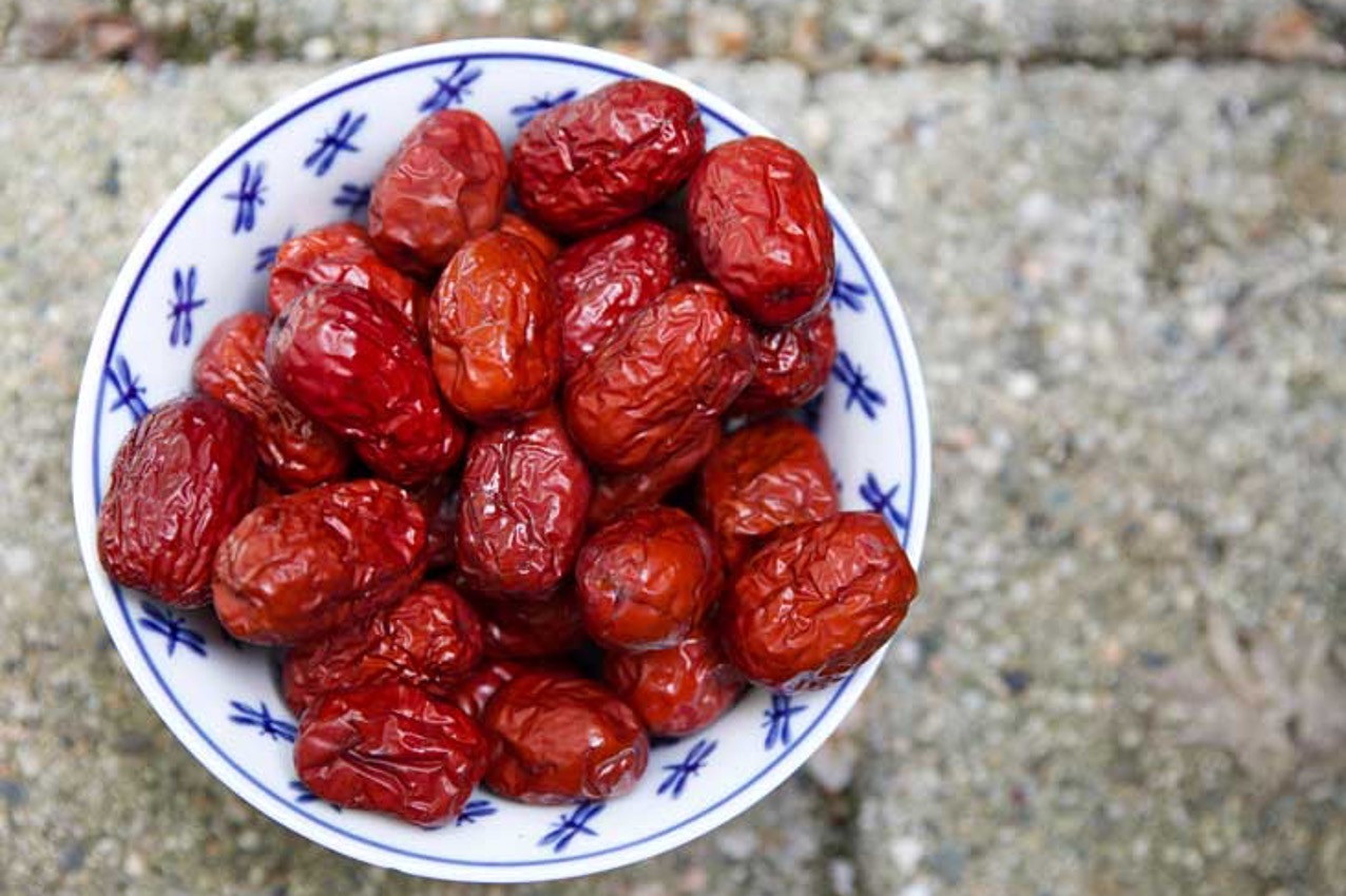 https://aumswow.com/life-veda/assets/images/ingredients/dried-jujube.jpg